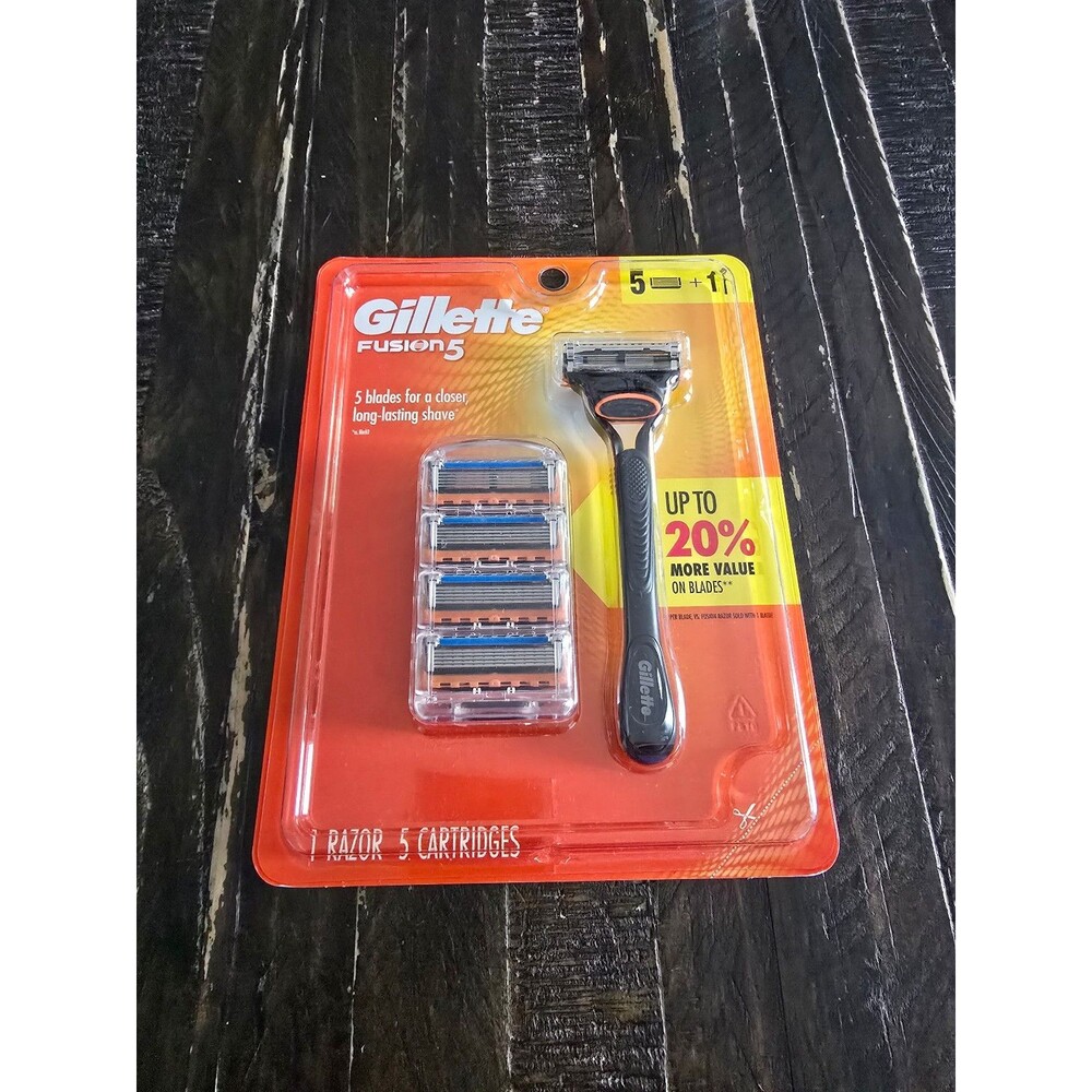 Gillette Fusion5 Shaving Razor For Men, Razor Handle And Razor Blade Refills 5